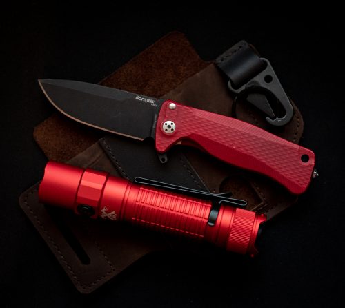 Lionsteel SR11 - with an flashlight