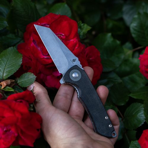 Kizer Mini Critical Micarta Black - outdoor - Wharncliffe EDC - Wallpaper