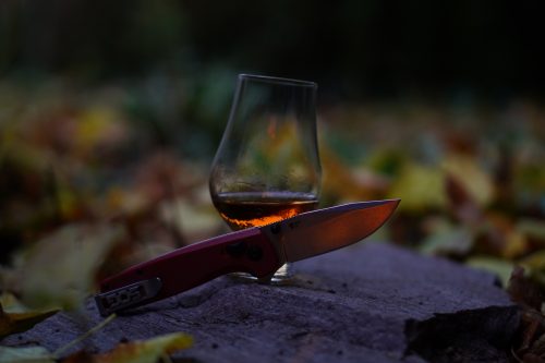 SOG Terminus XR - Outdoor - evening Image with whisky on a stone