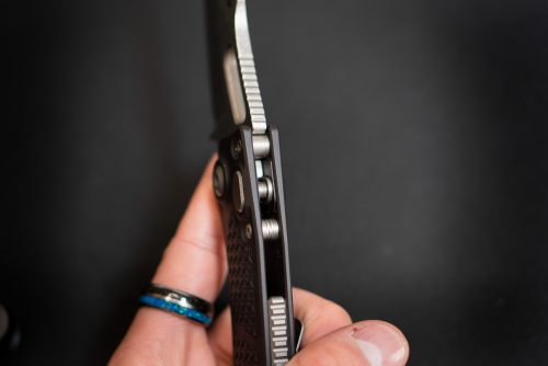 Microtech Stitch-A, closeup Button Lock